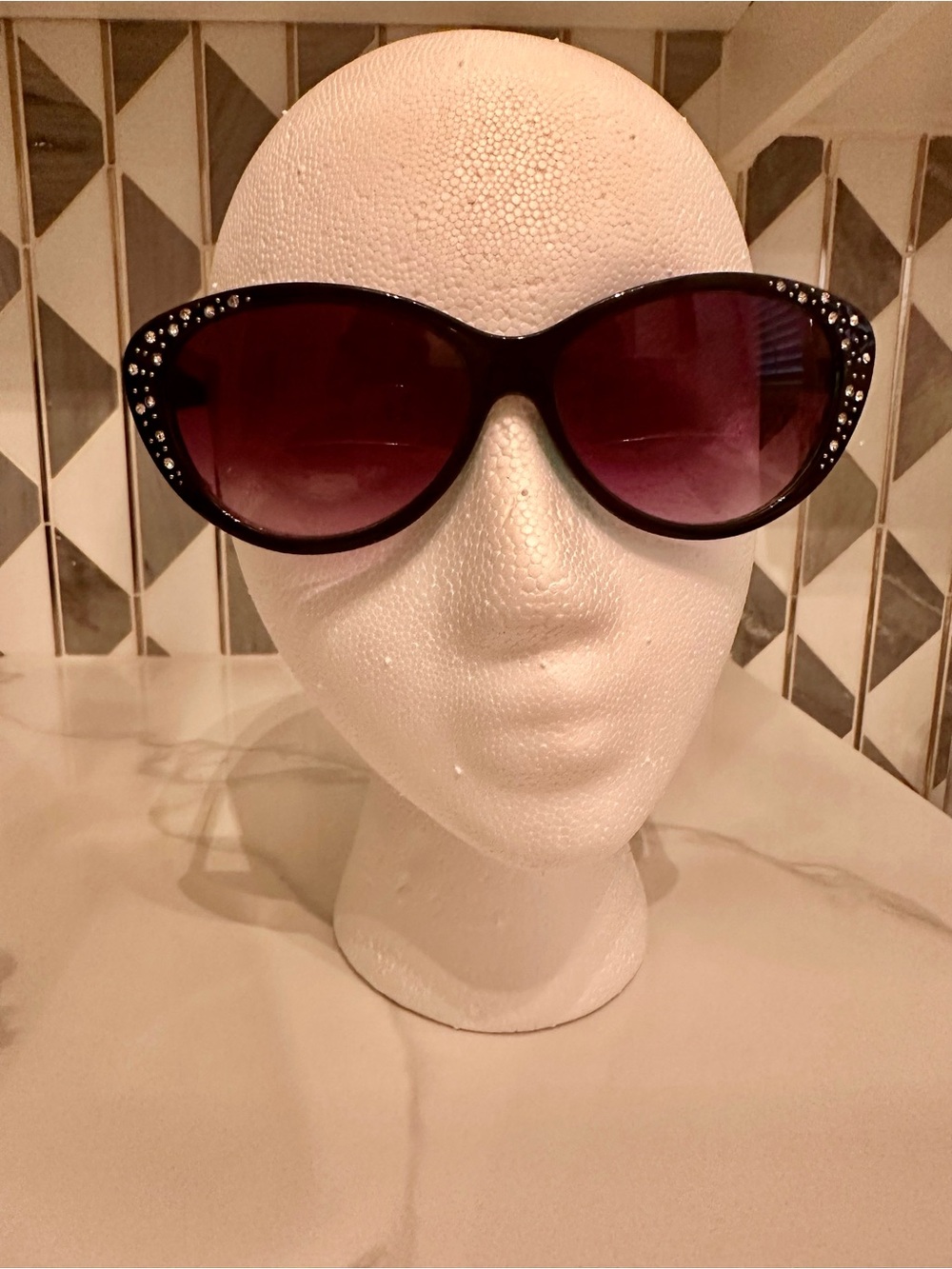 Aloha Eyes Bifocal Reader Sunglasses +2.00 Black Rhinestone Cat Eye w/ Case - Picture 2 of 6